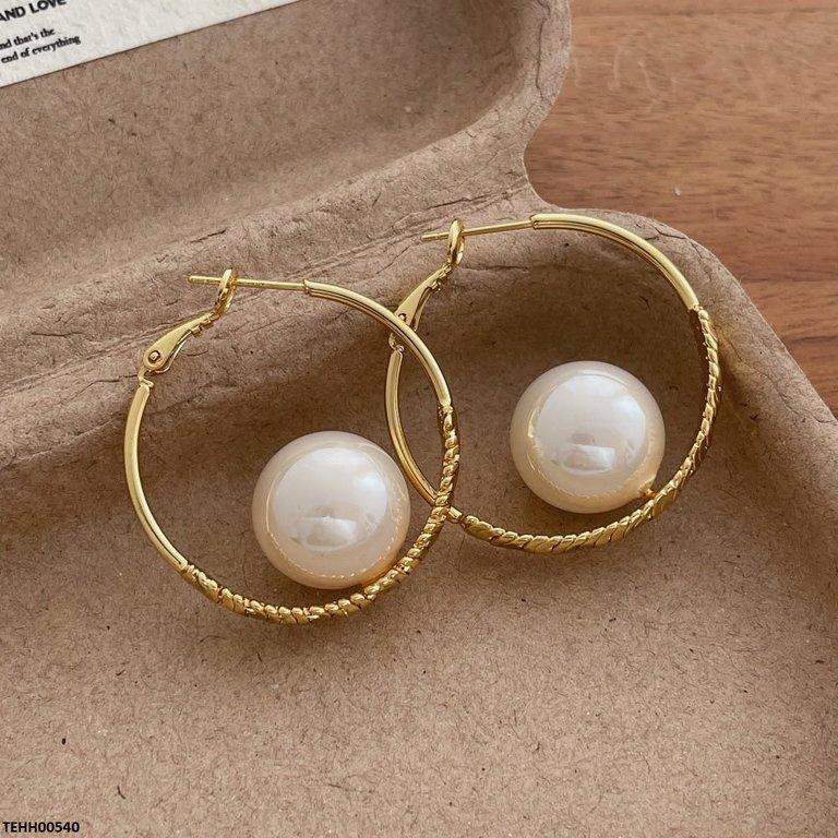 Pearl Round Hoops Pair