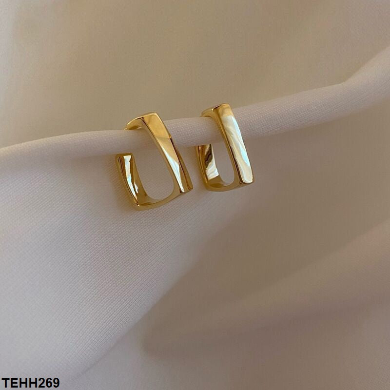 Curb Ear Hoops Pair