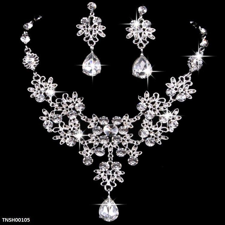 Flower Tear Drop Necklace Set
