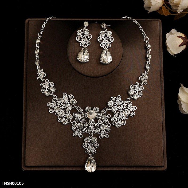 Flower Tear Drop Necklace Set