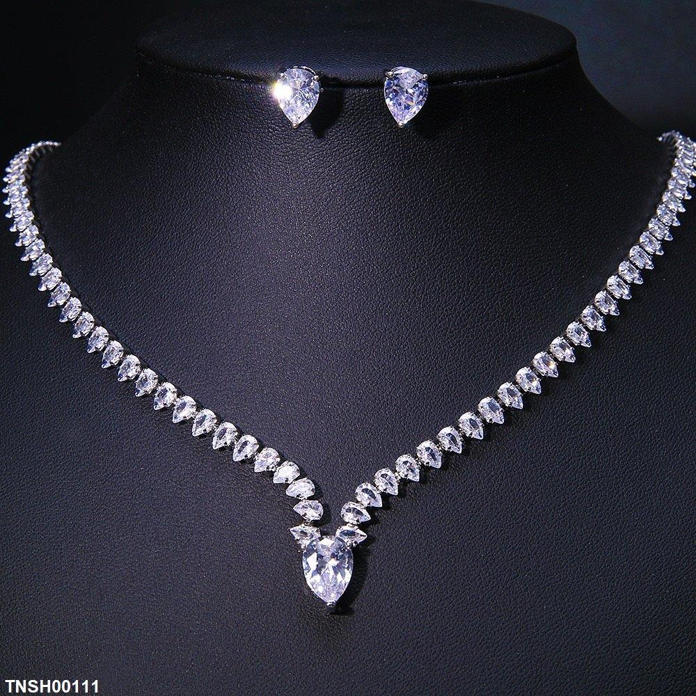 Tear Stone Necklace Set