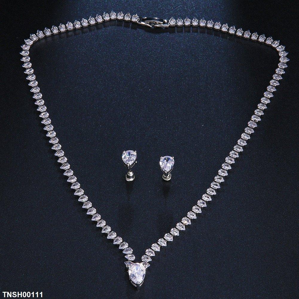 Tear Stone Necklace Set