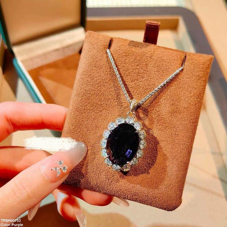 Oval Zircon Pendant Set