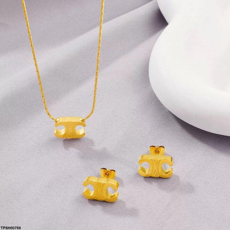 Stainless Steel Triumphed Pendent Set