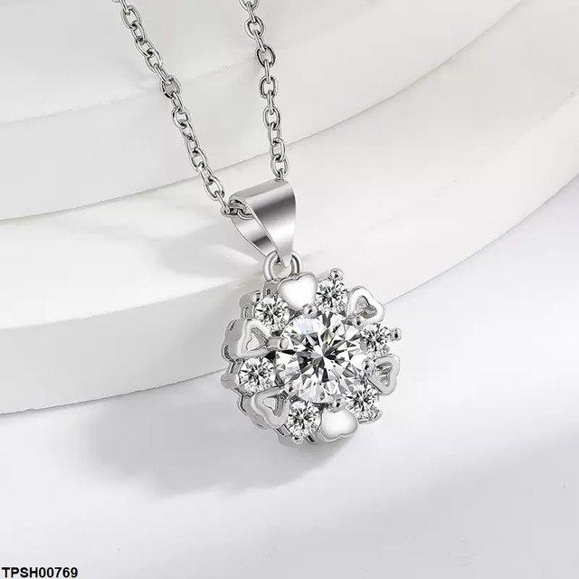 Round Heart Zircon Pendant With Chain