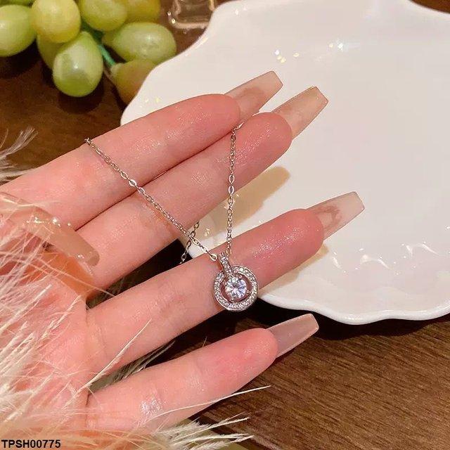 Round Pendant With Chain