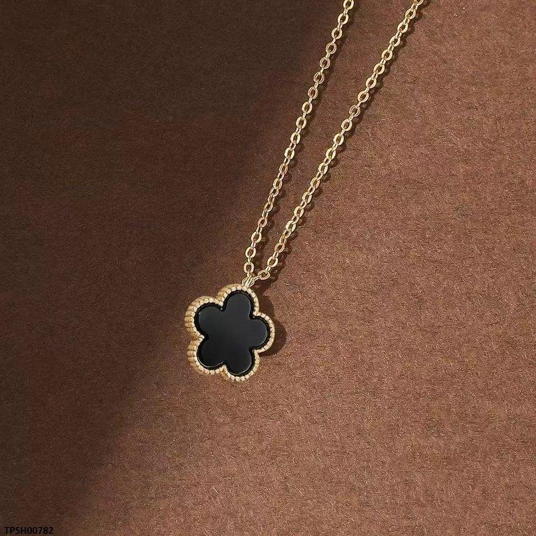 Round Flower Pendant With Chain