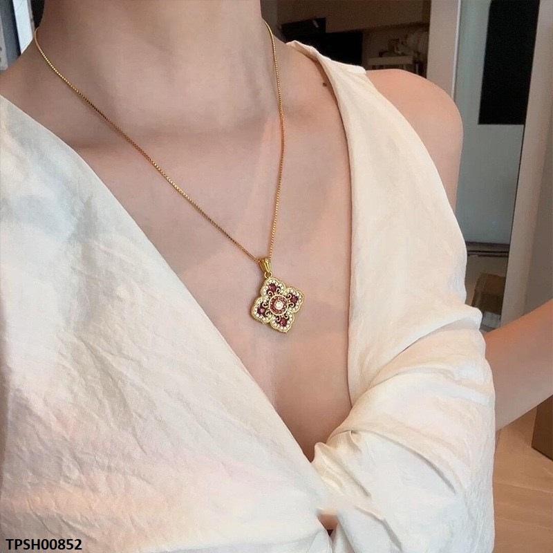 Flower Zircon Stone Pendant