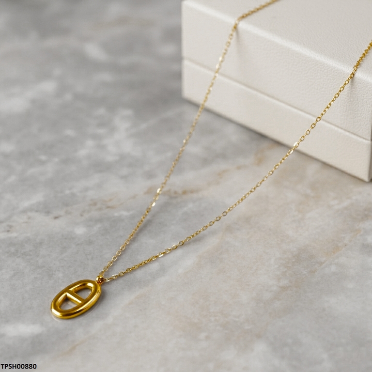 Oval Pendant With Chain