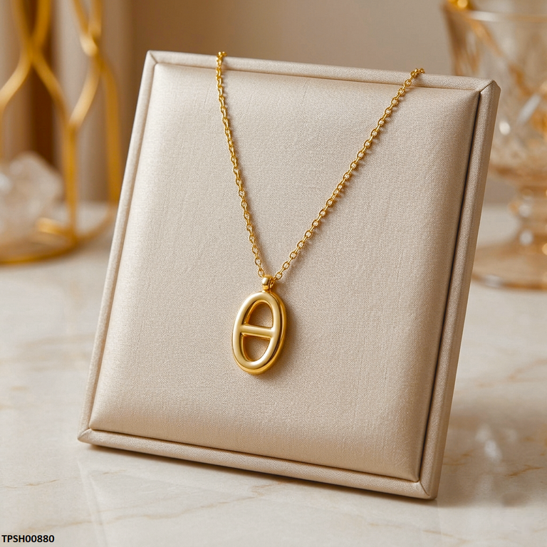 Oval Pendant With Chain