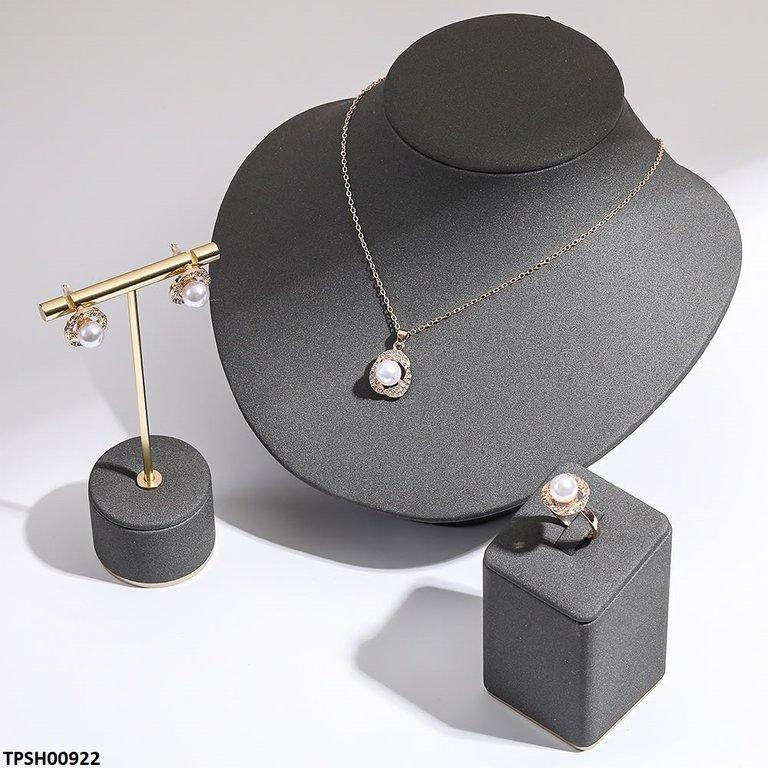 Round Pearl Pendent Set