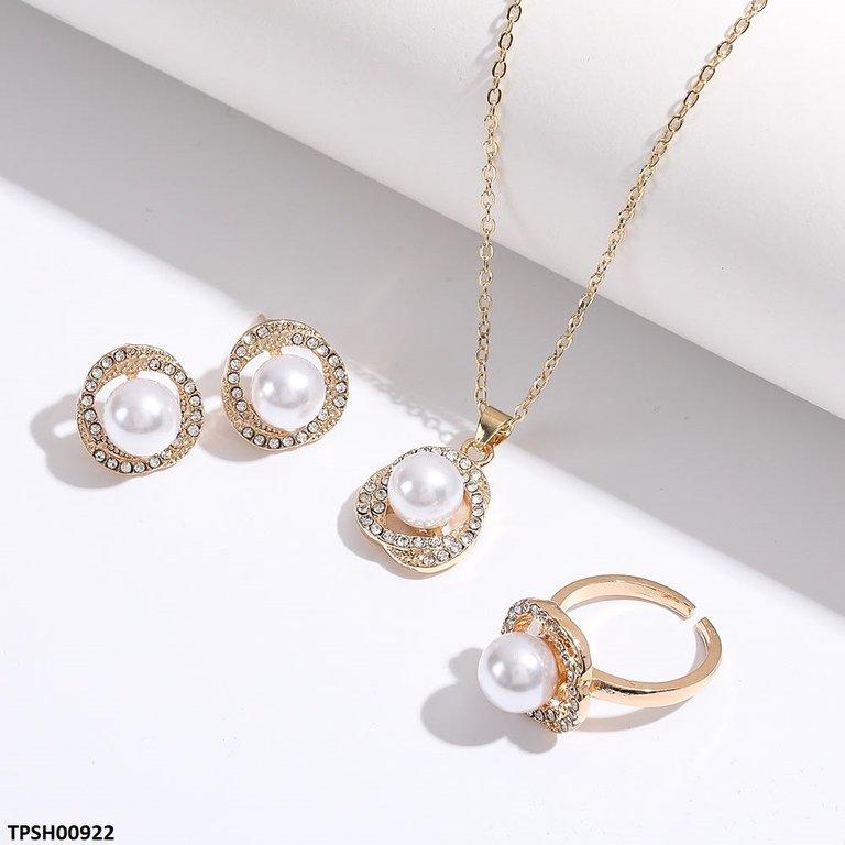 Round Pearl Pendent Set