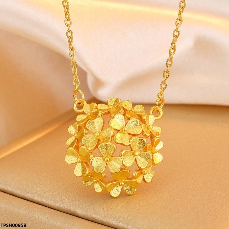 Flower Pendant With Chain