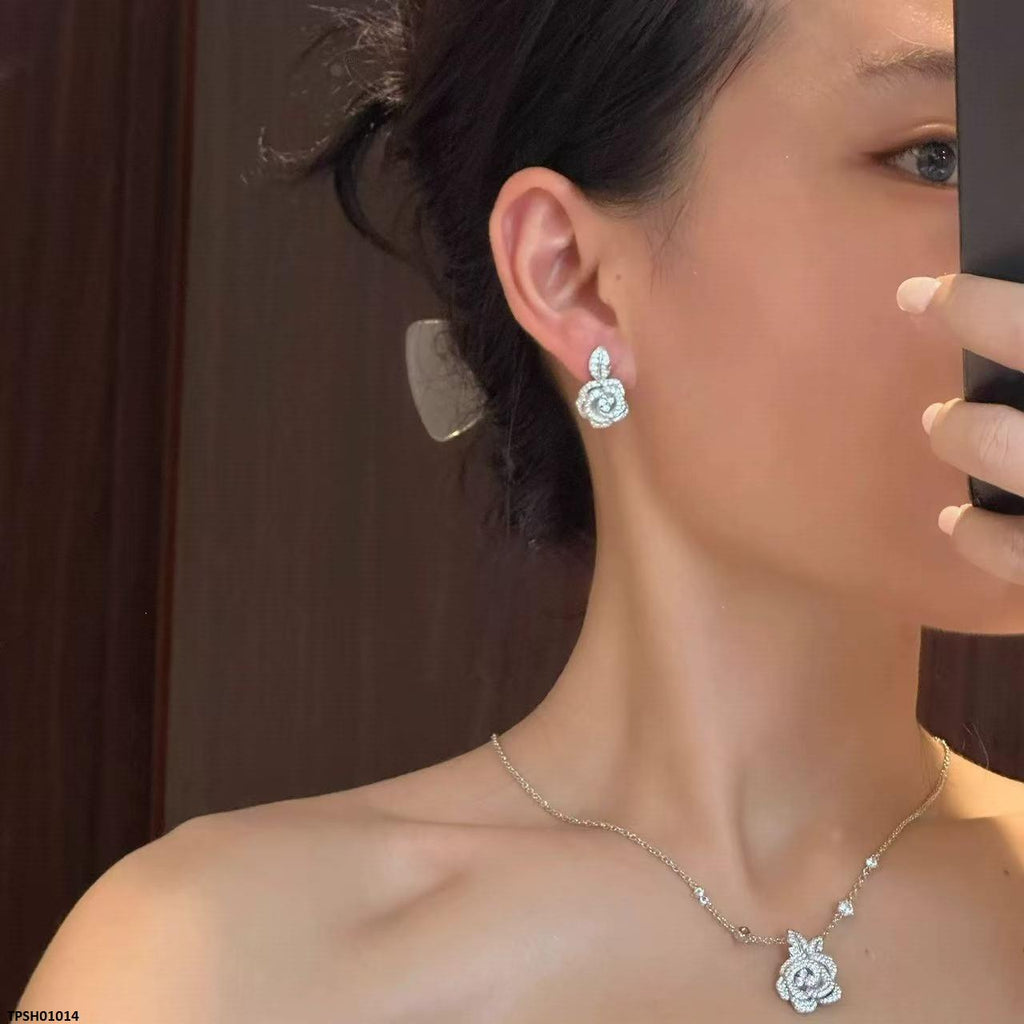 Flower Zircon Pendant Set