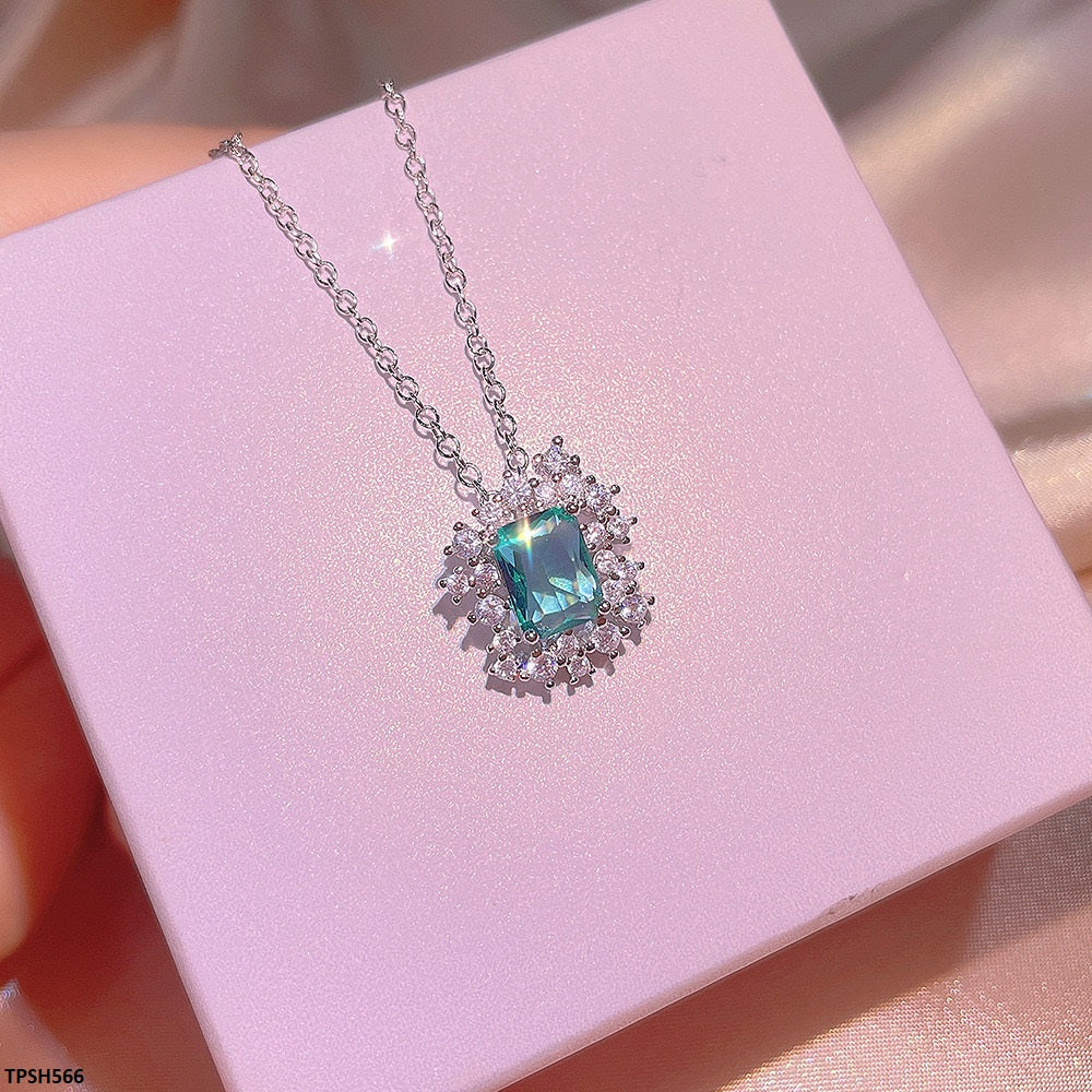 Flower Zircon Pendent Set