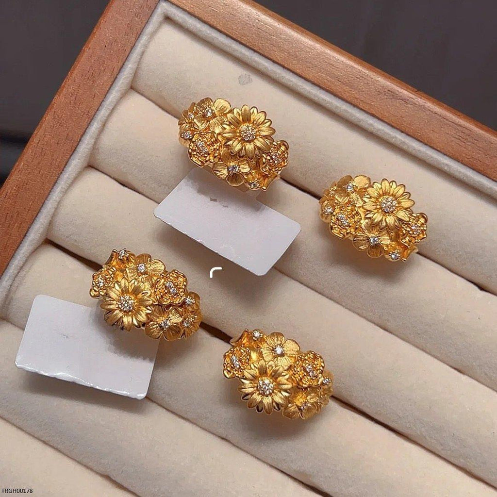 Triple Flower Ring