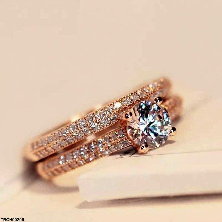 Round Couple Zircon Ring