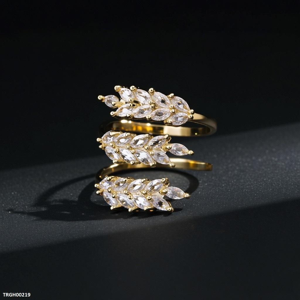 Zircon Leaf Ring Adjustable