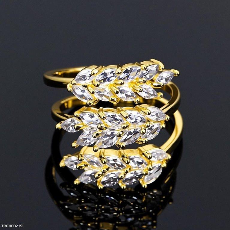 Zircon Leaf Ring Adjustable