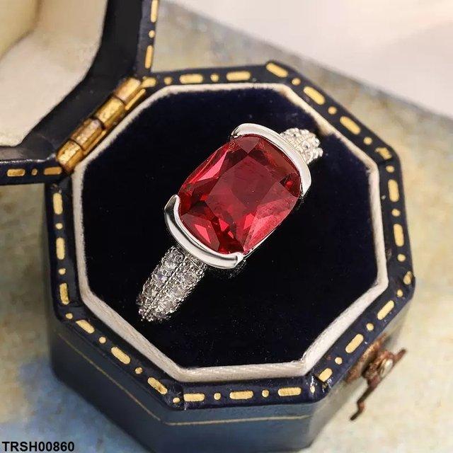 Oval Stone Zircon Ring