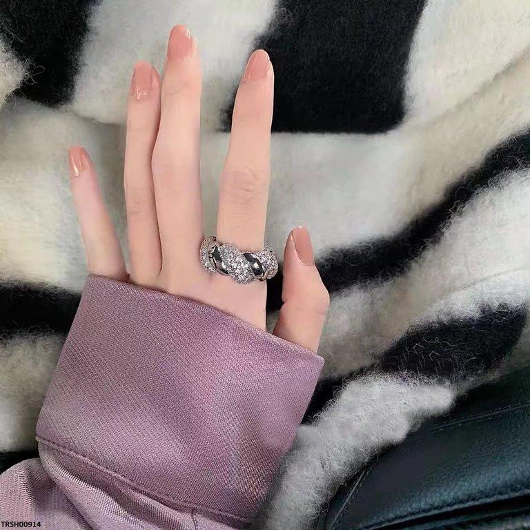 Twisted Ring Adjustable