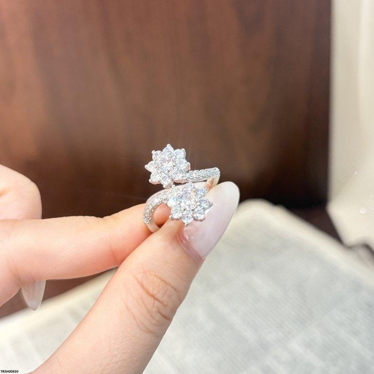 Double Flower Ring Adjustable