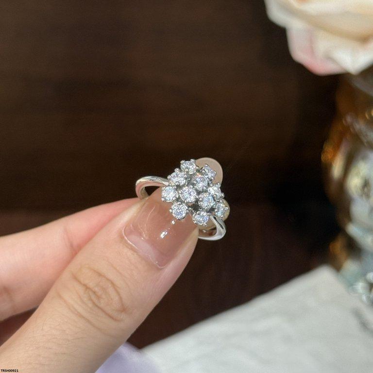 Flower Ring Adjustable