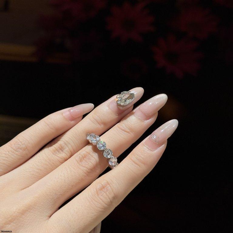 Round Stone Zircon Ring Adjustable