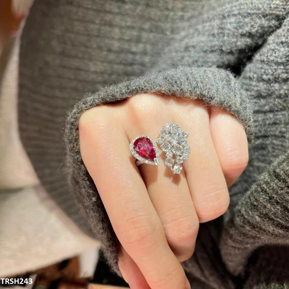 Step Tear Leaf Adjustable Ring