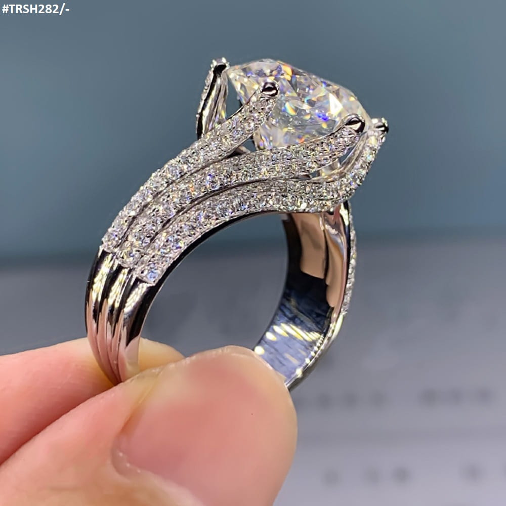 Round Curved Link Ring