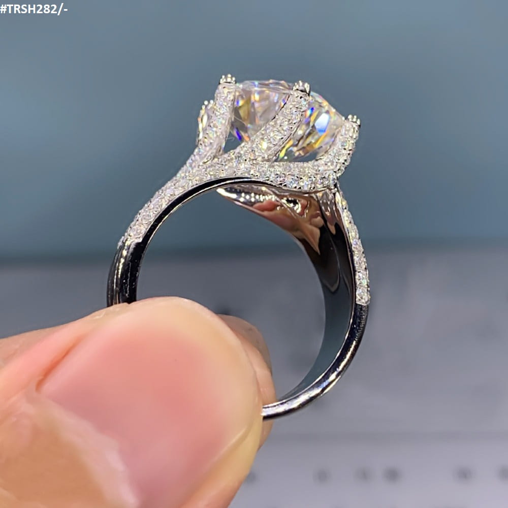 Round Curved Link Ring