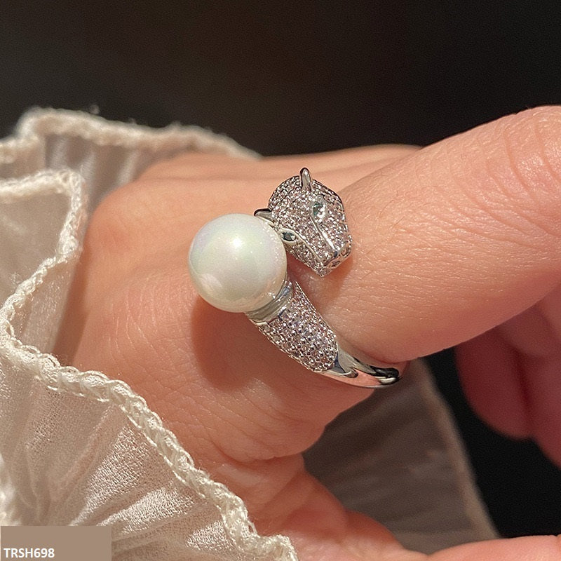 Tiger/Pearl Ring Adjustable