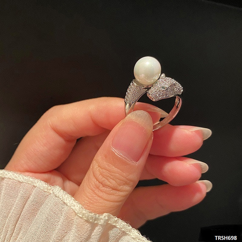 Tiger/Pearl Ring Adjustable