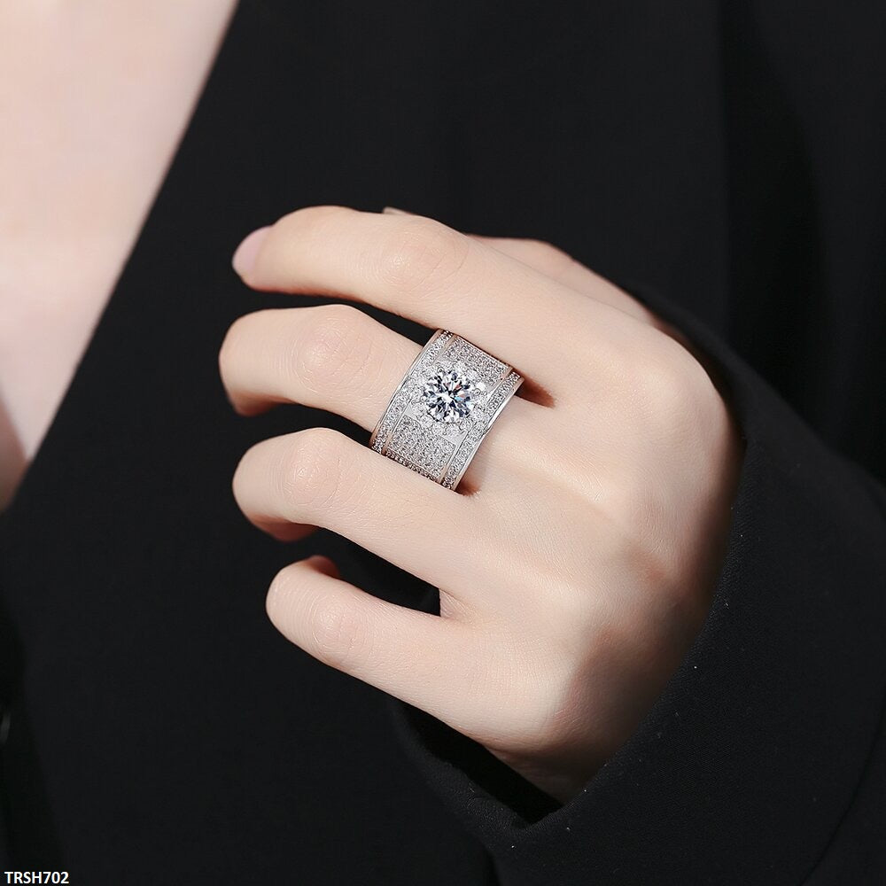 Pave Round Stone Ring Adjustable