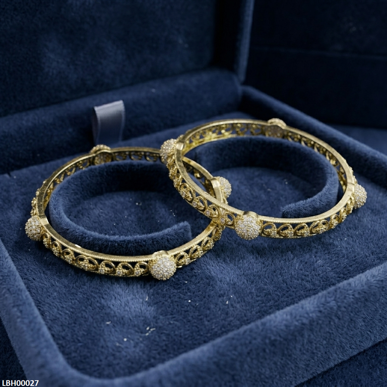 Round Stone Bangles Set