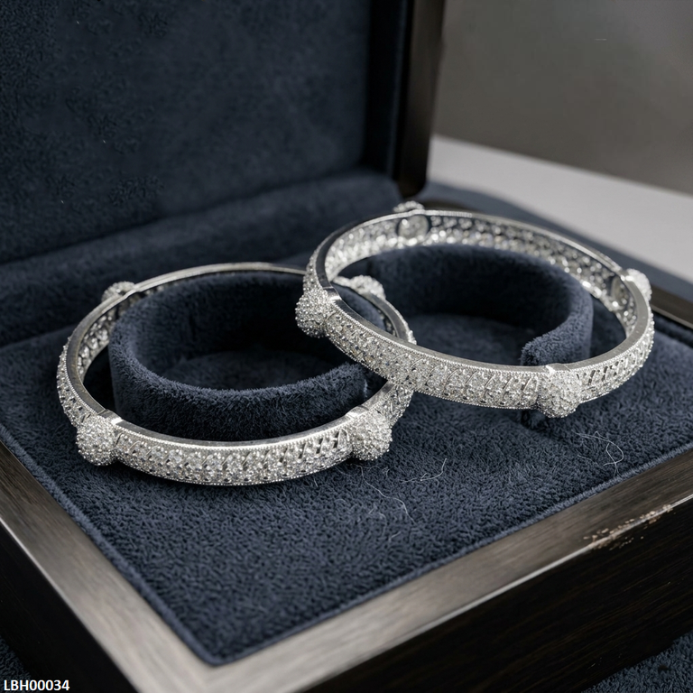 Round Stone Bangles Set