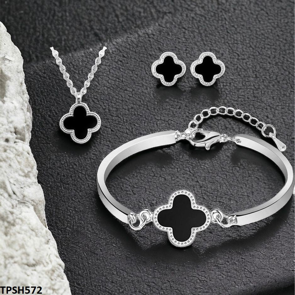 Painted Clover Pendant Set