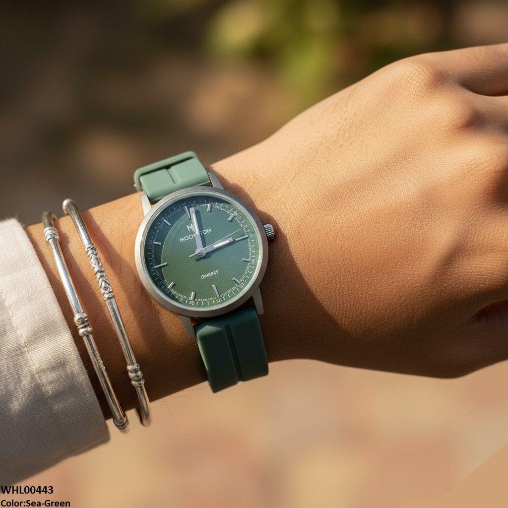 Round Grey Bezel Magnetic Rubber Strap Women's Watch