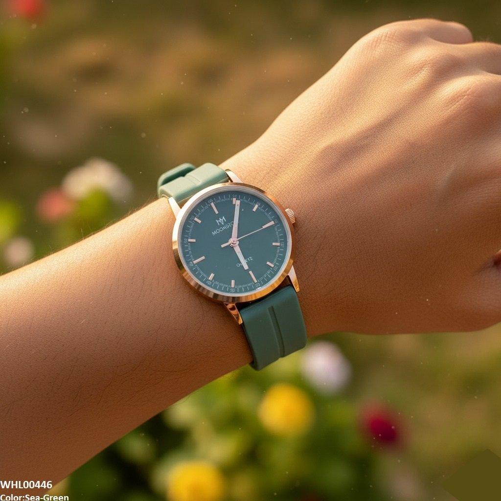 Round Magnetic Rubber Strap Women's Watch