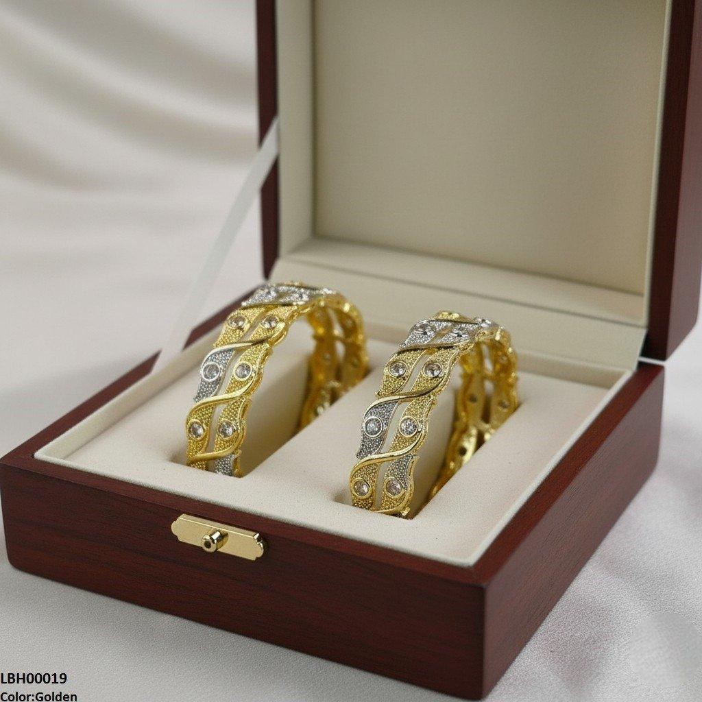 Round Stone Leaf Bangle Set