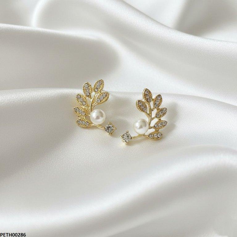 Leaf Pearl Tops Pair