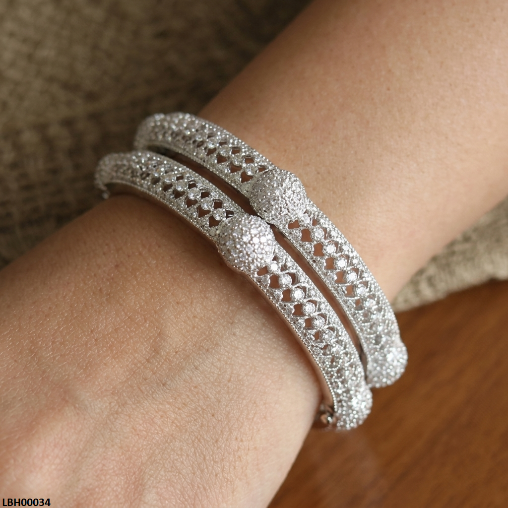 Round Stone Bangles Set