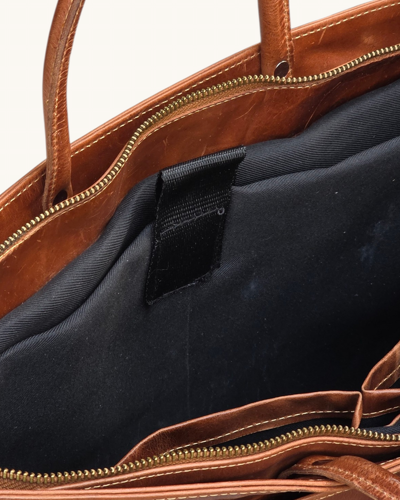 Leather Messenger Bag (B-004)